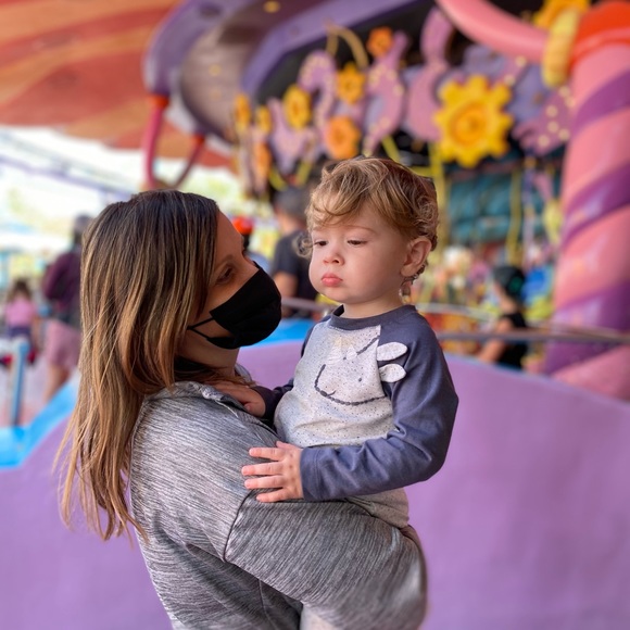 Meet your Posher, Alyson - Picture 2 of 2